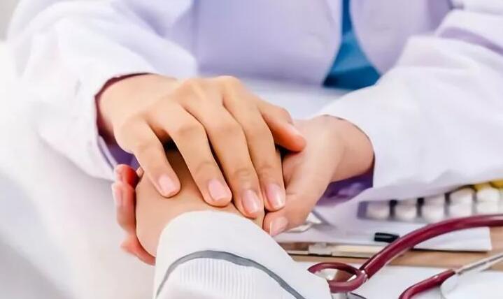 果纳芬和丽申宝哪个对女性卵巢的副作用更大？