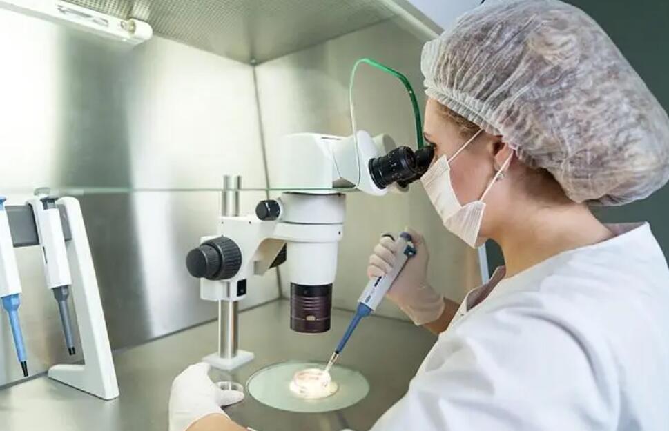 高龄供卵试管婴儿费用高吗？十万能不能做？