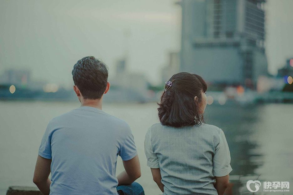 42岁卵巢早衰做试管成功率极低，但如今双胎男孩顺利生产