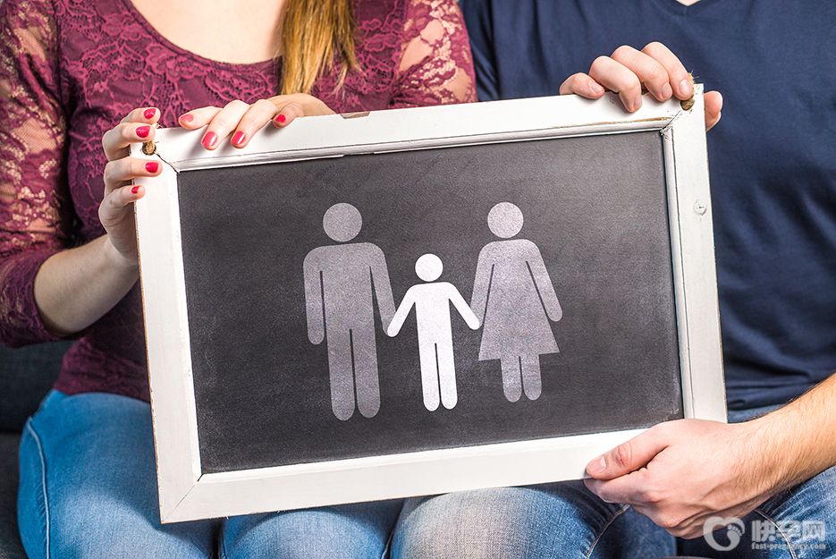 国内借卵子做供卵试管婴儿的费用大约在15万左右