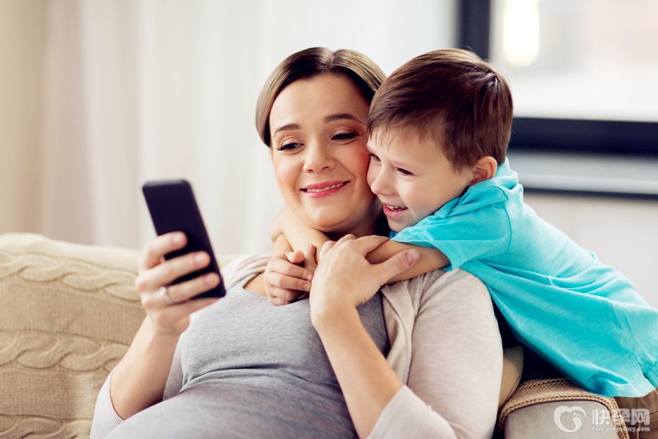 做试管婴儿后可以玩手机吗？专家解读玩手机会不会影响试管婴儿成功率