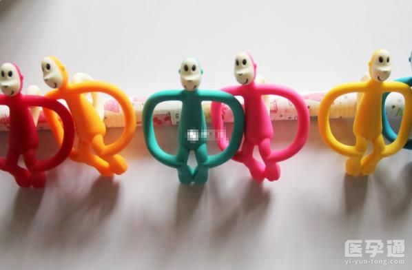 百天宝宝用牙咬胶不会致牙齿不齐，宝妈经验告诉你3大好处！