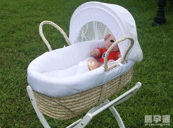 婴儿提篮是新生儿必备？一文告诉你有没有购买的必要！