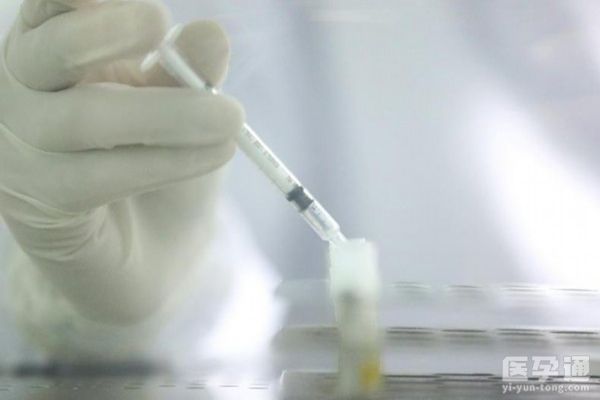 为什么疫苗接种诊所停止向小学生接种第三种COVID-19疫苗？