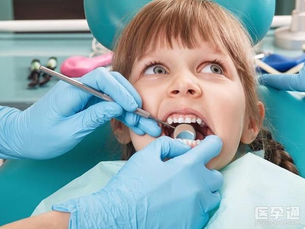 婴幼儿缺钙的十大症状汇总，典型表现可不止枕秃一种！