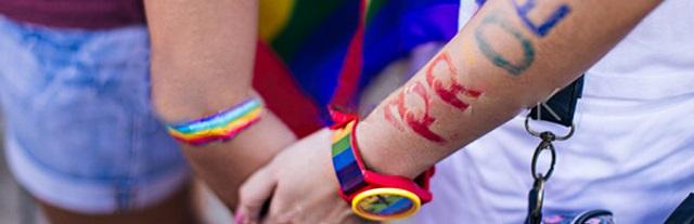 拉拉的婚育计划：她和她相恋十几年，终于在塞班结婚了！