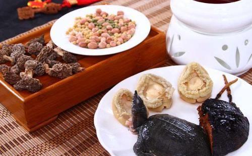 补气血要用十全大补汤还是八珍汤？两种哪个效果更好