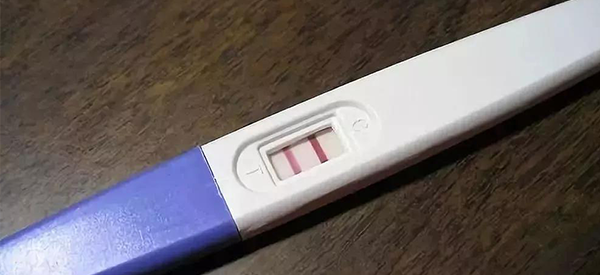 验孕棒5分钟后二条杠显示得很清楚是怀的男孩吗？