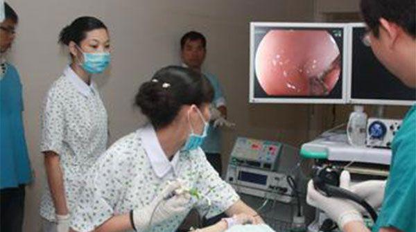 胎儿在nt值为4.2mm时异常几率大，选择羊穿确诊很有必要