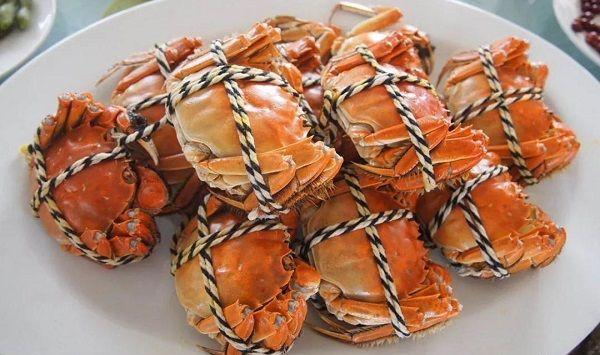 哺乳期吃螃蟹下奶危害不止一点，引起过敏和腹泻算轻了