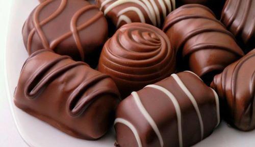 宝妈吃了一小块巧克力后多久能哺乳？