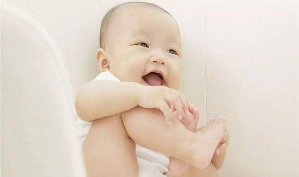 宝宝肺部呛入奶能不能自愈不一定，但吃鱼肝油确有好处