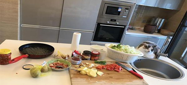 试管移植成功后，孕妇可以自己动手做饭吗