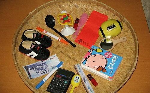 男宝宝抓周物品清单有讲究，准备这12件其寓意就足够