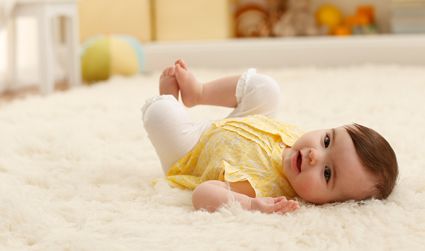 婴儿呛奶比较正常，但需不需要治疗得看严重程度