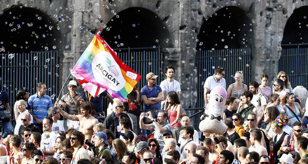 同性恋国内能做试管婴儿吗?大多将希望寄托于海外试管