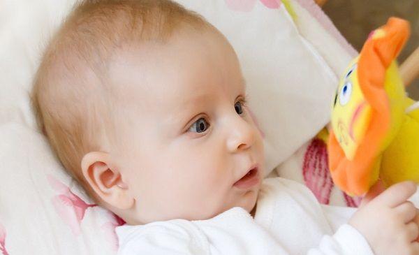 宝妈请查收！4条处理小妙招教你如何缓解新生儿吐奶