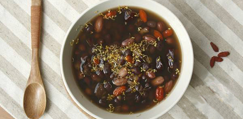 下奶补血两不误！产妇喝五红汤的功效介绍