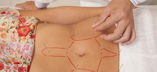 怀孕八个月通过孕妇肚脐眼看男女真的很明显吗？