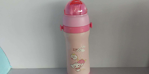 孩子不会用学饮杯?掌握这3点轻轻松松让孩子学会喝水