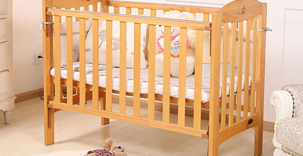 床围、护栏仅为其一！婴儿床这7件床上用品不可或缺
