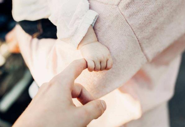 52岁孕妈艰辛怀孕经历分享，试管婴儿借卵也难一次成功