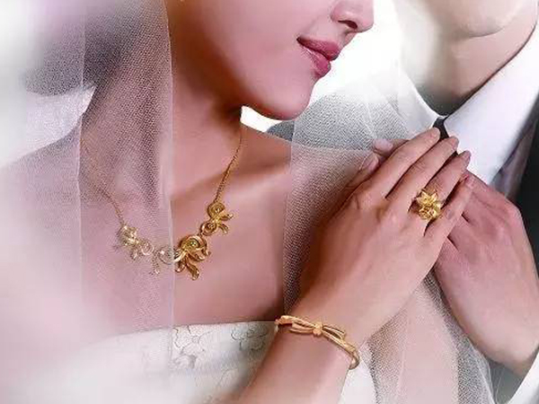 胎梦解惑：孕妇梦见金银珠宝是什么征兆