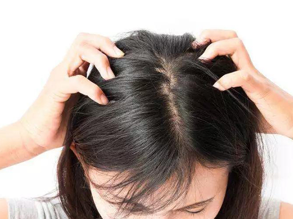 胎梦预兆解析：孕妇梦见掉头发是什么意思