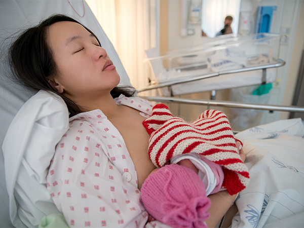 难带也得坚持！过来人告诉你新生儿熬过这几个月就好带了