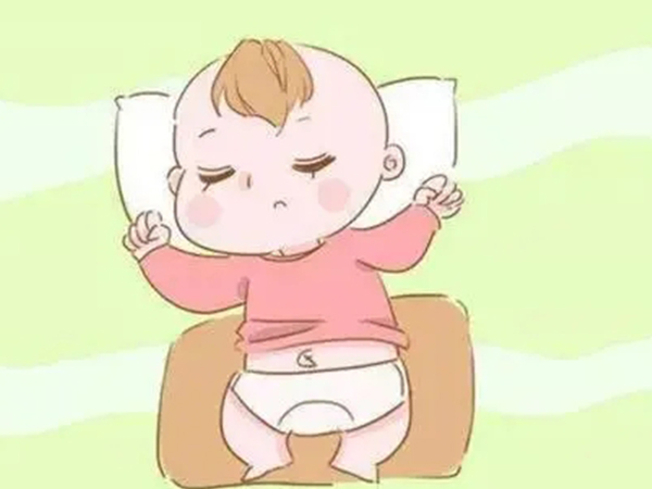 宝宝侧头不侧身睡会致使头变形！这些危害作为妈妈必须知道