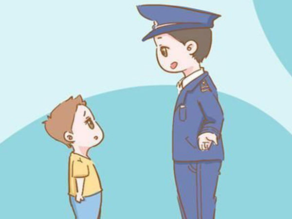 17岁女生绕大半个县城帮7岁女童寻亲，正能量满满