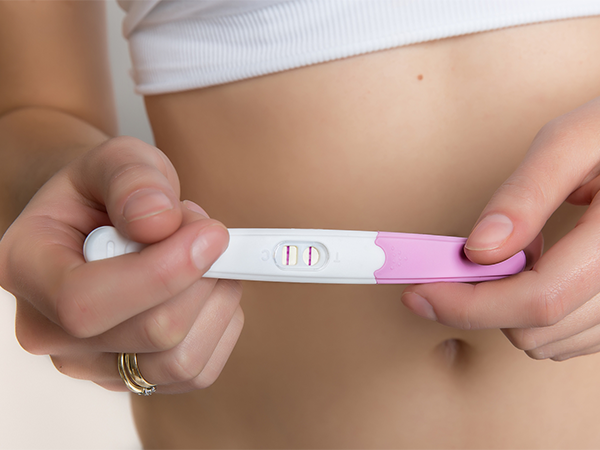 怀孕初期症状一览，一周内胸部就发胀的现象很明显