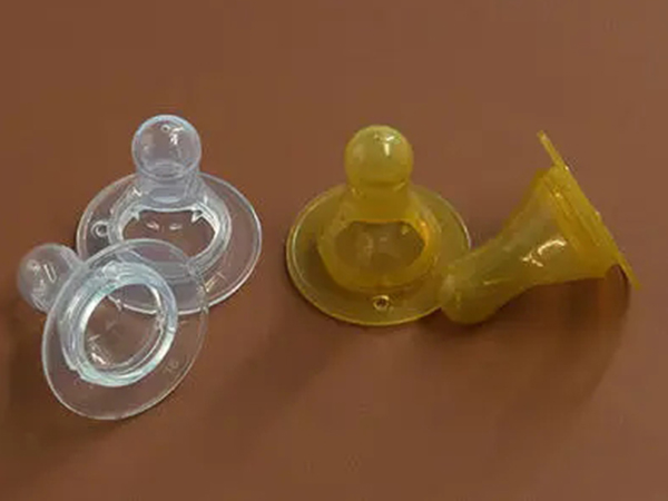 三步教你学会使用奶嘴上的排气孔，再也不担心宝宝吸瘪奶瓶了