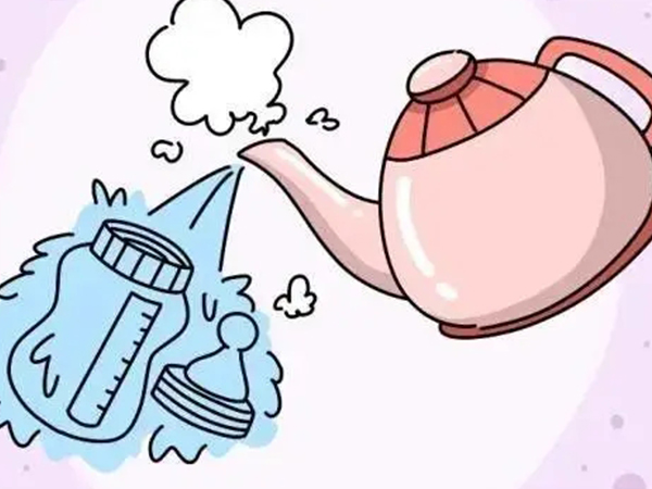 千万不要用开水烫奶嘴！便捷消毒的背后有这三大风险