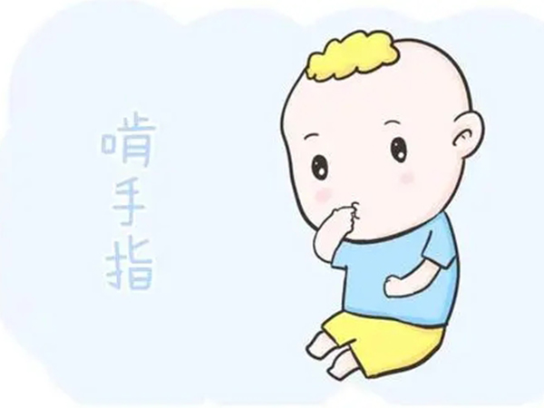 崔玉涛谈及宝宝半夜醒来吃手的原因，宝妈可别以为是饿了