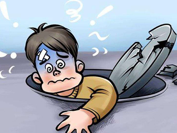 被女童和小姨的井下对话感动了，预防坠落家长要上心