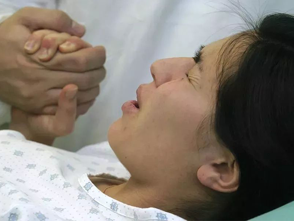 终于知道为什么顺产都是半夜发作了，你睡了可激素还在活跃