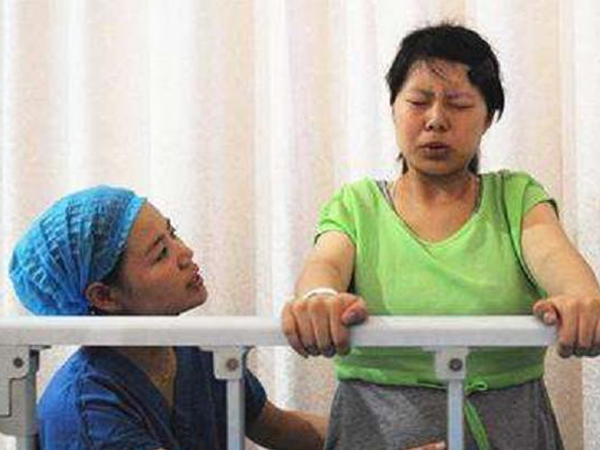 下蹲催生马上见效？刺激顺产宝宝发动真不难