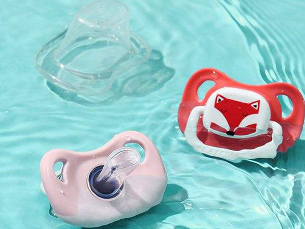 细数宝宝吃奶嘴睡觉的四大危害，胃内积气不是危言耸听