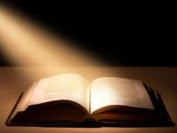 一周岁男宝抓周12件物品清单，这8件当属必备