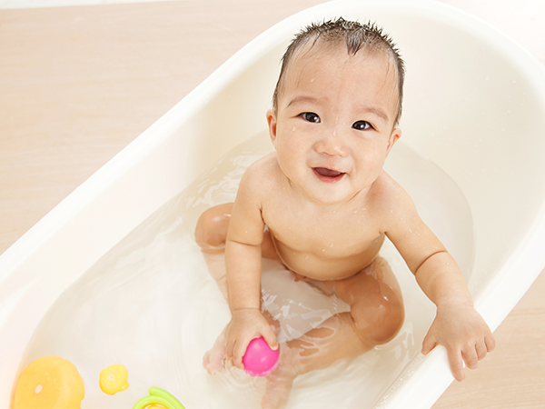 这些致性早熟的奶粉牌子千万别买，激素超标宝宝受苦