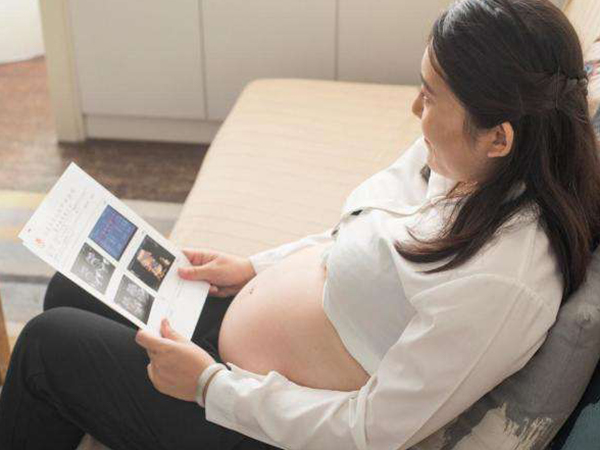 女人40岁生孩子的利弊分析，延缓更年期的背后是高风险