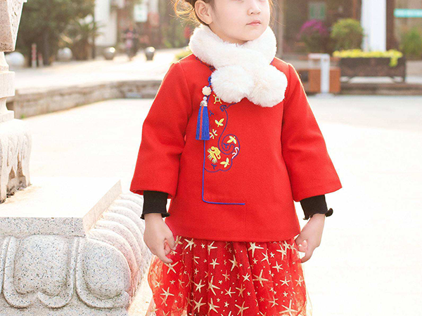 小孩过春节衣服颜色有禁忌，这三种颜色可别轻易穿