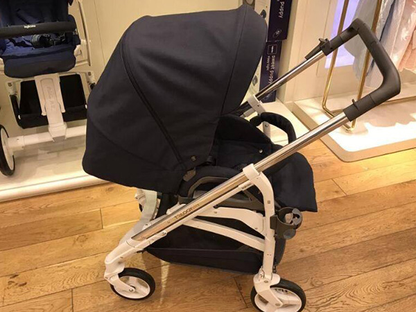 宝宝好婴儿车折叠步骤图来了，新手也能学会的收车操作