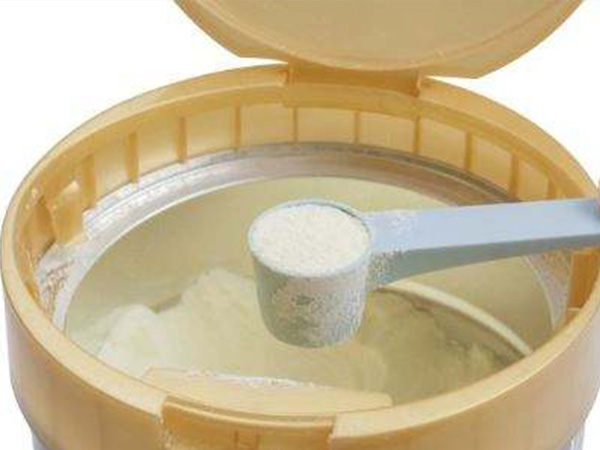 喂奶粉不是必须间隔3小时，不同月龄间隔时间有差异