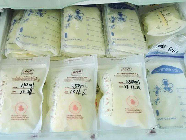 教你用储奶袋完成挤奶并保存，手动挤奶到储奶袋就错了