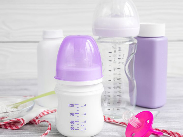 宝宝用最小号奶嘴还呛奶?控制流速可不是唯一应对方法