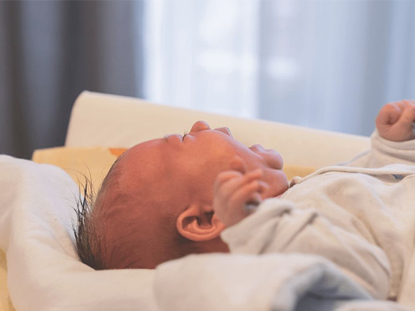 缓解七个月宝宝厌奶期有绝招，想打开食欲环境很重要