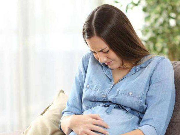 人为刺激宫缩的四种方法：想快点发动按摩必不可少