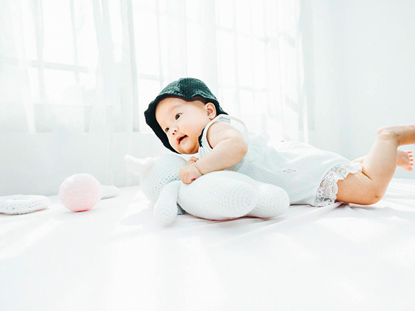 宝宝相貌变化的三个阶段，脸型生长规律家长得知道